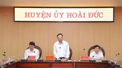 Huyện Hoài Đức: 9 học sinh THPT được đứng vào hàng ngũ của Đảng