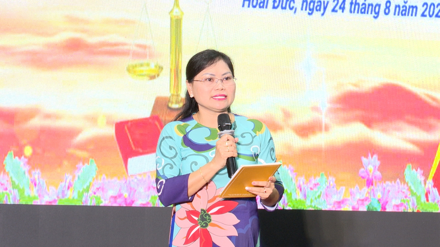 Đồng chí Nguyễn Thanh Tú – Uỷ viên BTV, Chủ tịch UB MTTQ huyện phát biểu khai mạc hội thi
