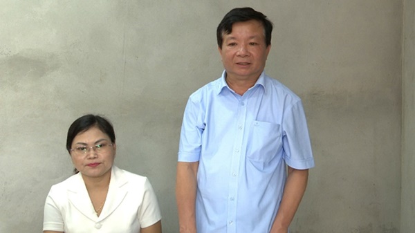 Đồng chí Trần Văn Nghĩa-Phó Bí thư Thường trực Huyện uỷ, Chủ tịch HĐND huyện  phát biểu tại buổi trao tặng